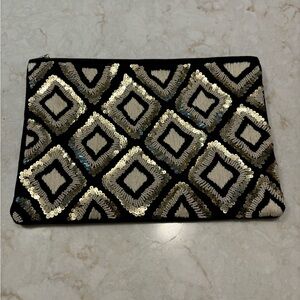 NWOT Black and Gold Sequined Clutch